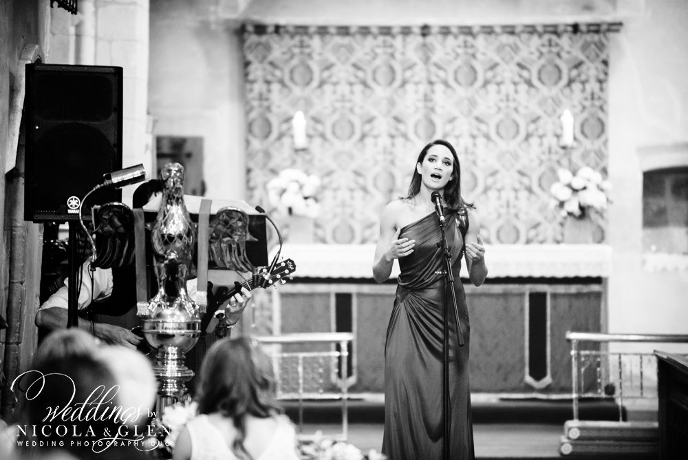 Laura Wright Wedding singer Photo