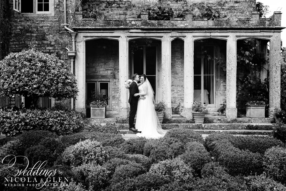 Barnsley House Outdoor Wedding Photo